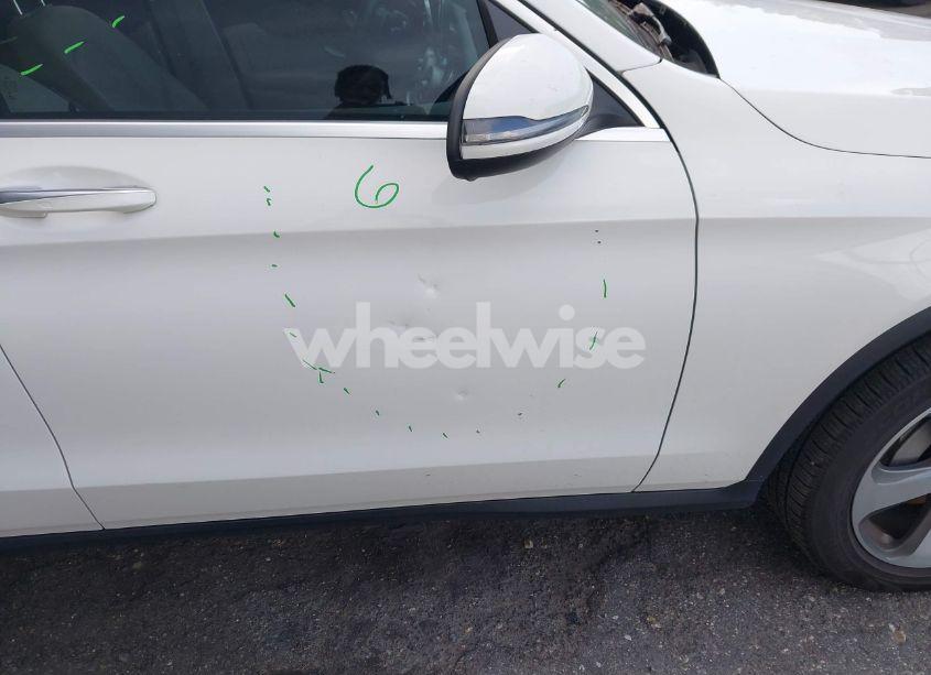 Photo 21 of 2017 Mercedes-benz Glc 300 (VIN WDC0G4JB3HF115987)