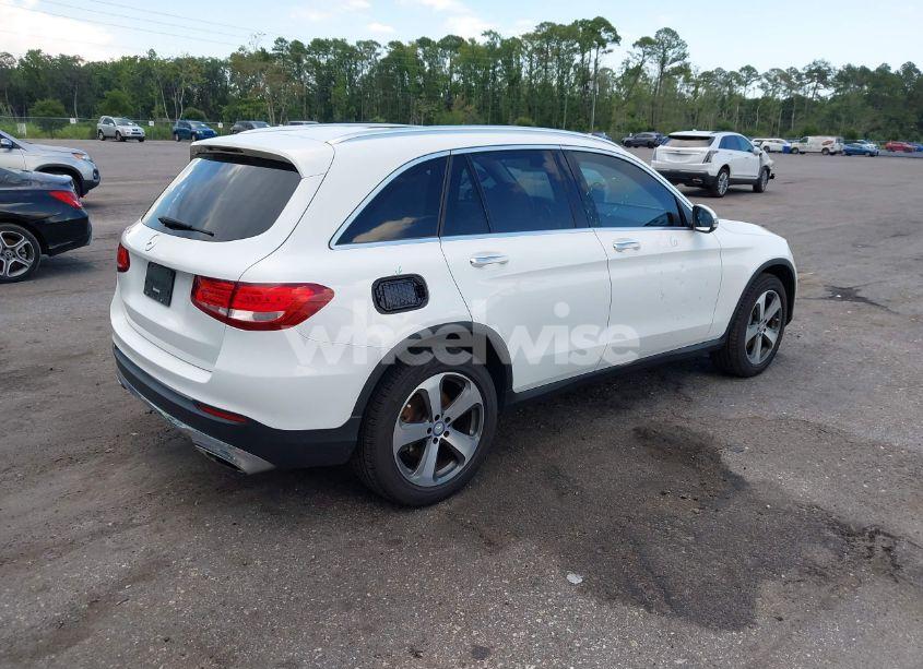 Photo 4 of 2017 Mercedes-benz Glc 300 (VIN WDC0G4JB3HF115987)