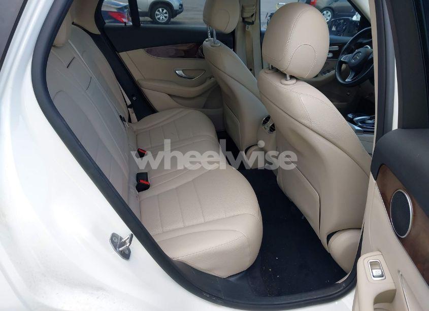 Photo 8 of 2017 Mercedes-benz Glc 300 (VIN WDC0G4JB3HF115987)