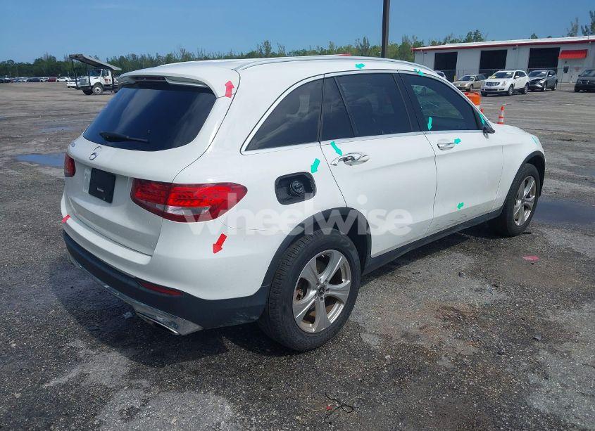 Photo 4 of 2017 Mercedes-benz Glc 300 (VIN WDC0G4JB3HV011053)