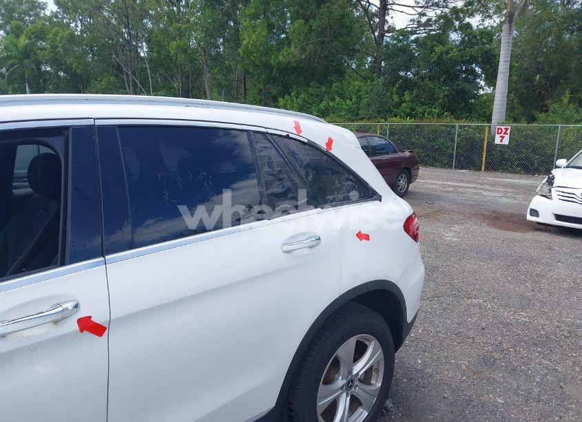 Photo 6 of 2017 Mercedes-benz Glc 300 (VIN WDC0G4JB3HV011053)