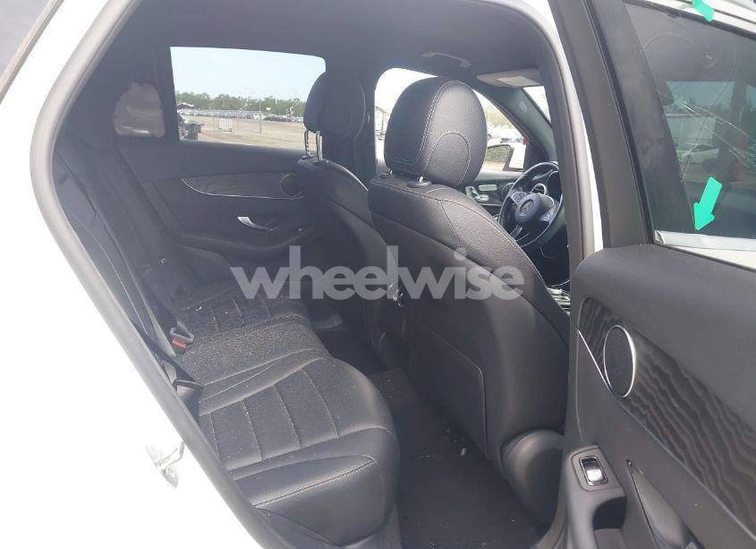 Photo 8 of 2017 Mercedes-benz Glc 300 (VIN WDC0G4JB3HV011053)