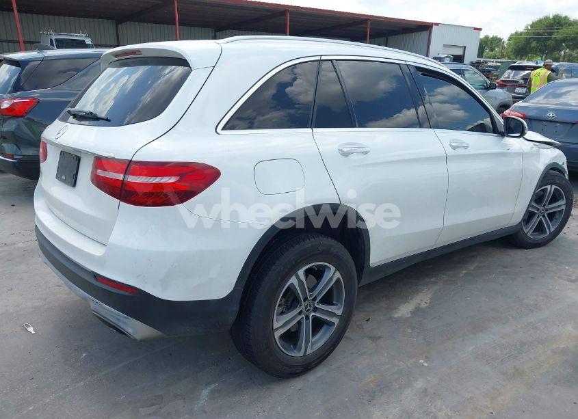 Photo 4 of 2019 Mercedes-benz Glc 300 (VIN WDC0G4JB3K1000679)