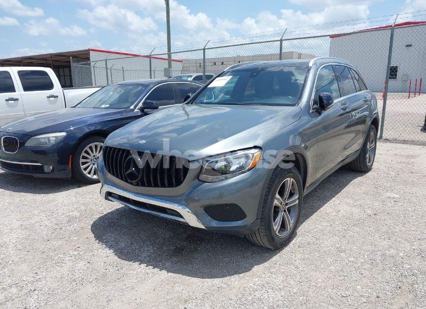 Photo 2 of 2018 Mercedes-benz Glc 300 (VIN WDC0G4JB4JV083482)