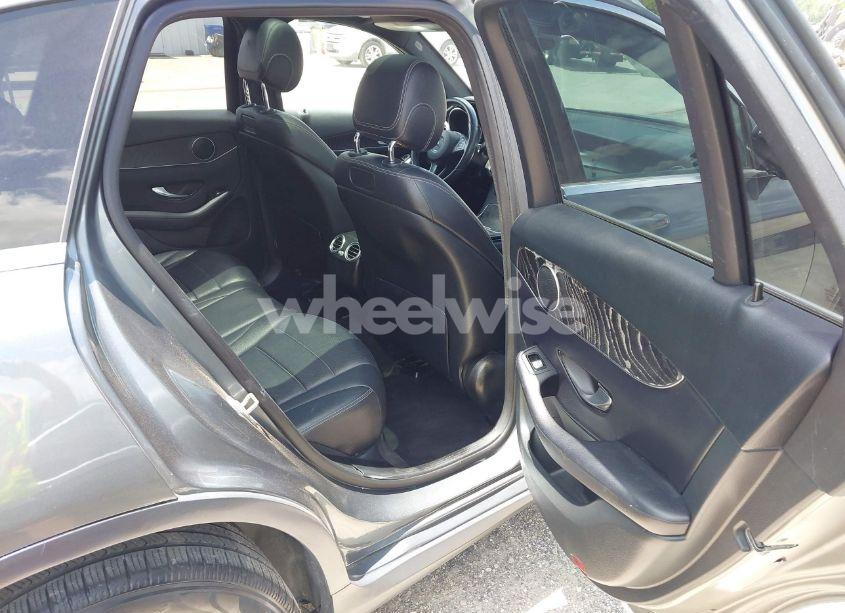 Photo 8 of 2018 Mercedes-benz Glc 300 (VIN WDC0G4JB4JV083482)