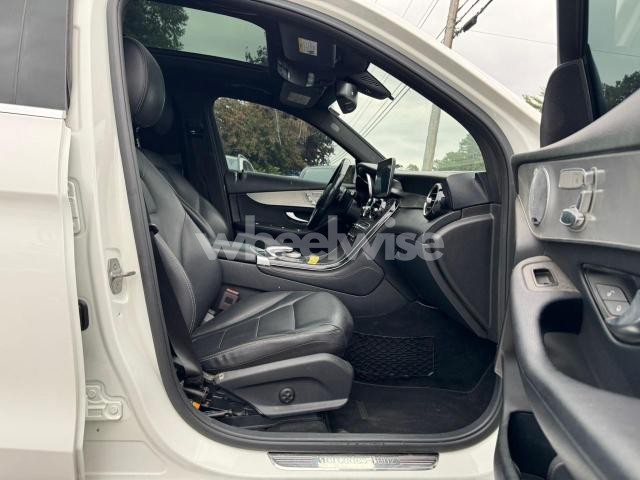 Photo 4 of 2019 MERCEDES-BENZ GLC 300 (VIN WDC0G4JB4KV130561)