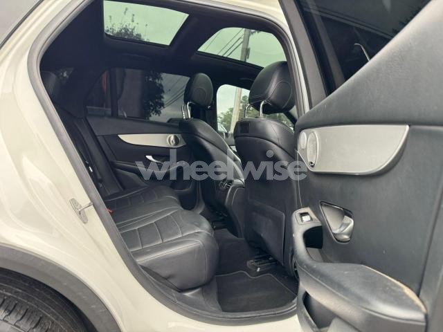 Photo 5 of 2019 MERCEDES-BENZ GLC 300 (VIN WDC0G4JB4KV130561)
