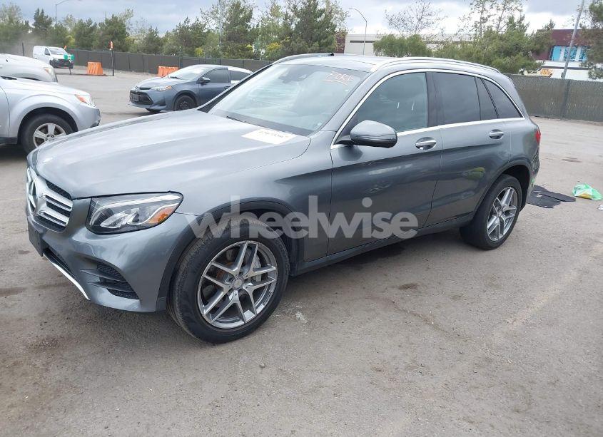 Photo 2 of 2017 Mercedes-benz Glc 300 (VIN WDC0G4JB5HF194515)