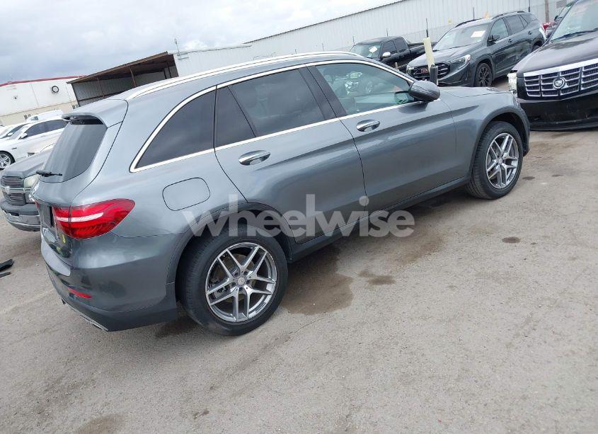 Photo 4 of 2017 Mercedes-benz Glc 300 (VIN WDC0G4JB5HF194515)