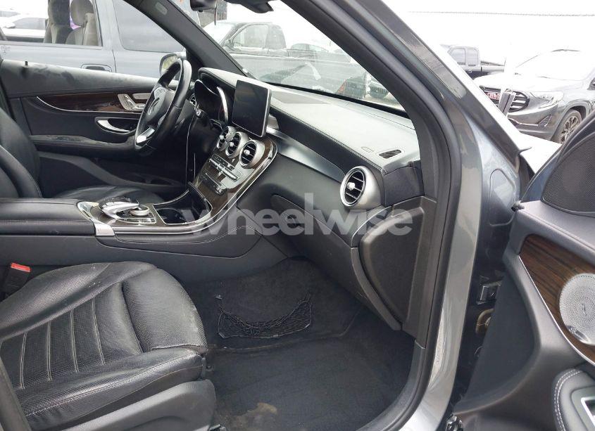 Photo 5 of 2017 Mercedes-benz Glc 300 (VIN WDC0G4JB5HF194515)