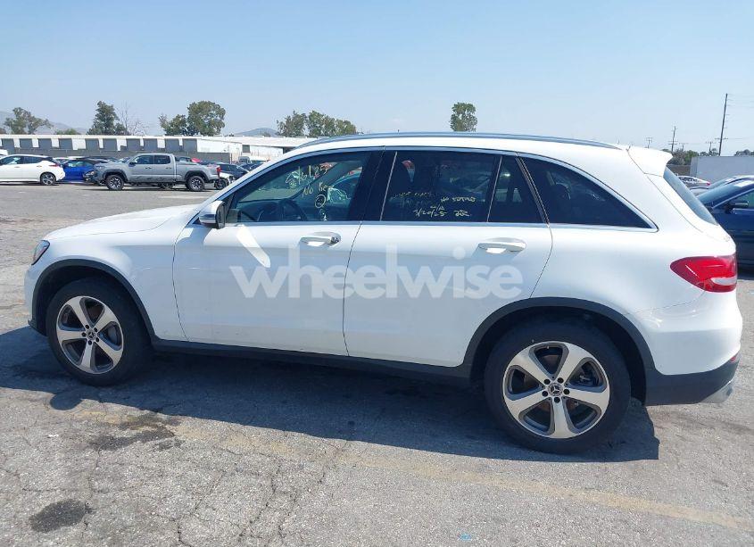 Photo 13 of 2018 Mercedes-benz Glc 300 (VIN WDC0G4JB5JV052936)