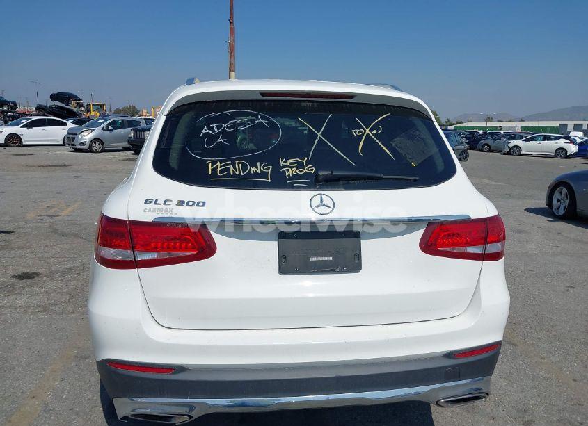 Photo 15 of 2018 Mercedes-benz Glc 300 (VIN WDC0G4JB5JV052936)