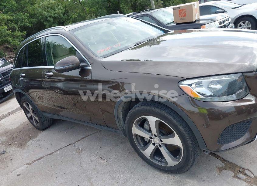 Photo 13 of 2016 Mercedes-benz Glc 300 (VIN WDC0G4JB6GF039163)