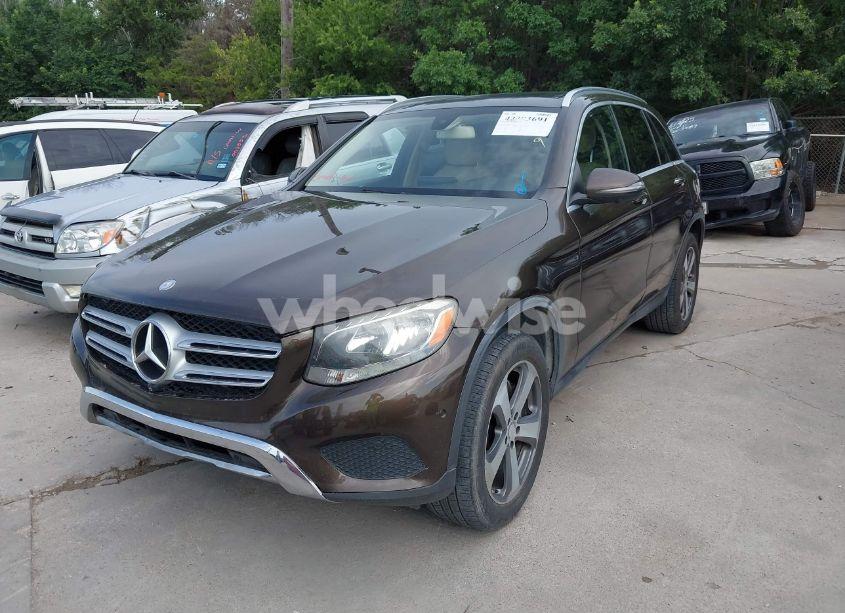 Photo 2 of 2016 Mercedes-benz Glc 300 (VIN WDC0G4JB6GF039163)