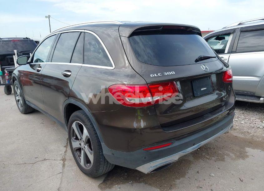 Photo 3 of 2016 Mercedes-benz Glc 300 (VIN WDC0G4JB6GF039163)