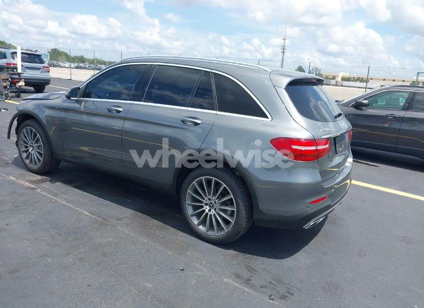 Photo 3 of 2019 Mercedes-benz Glc 300 (VIN WDC0G4JB6K1000255)