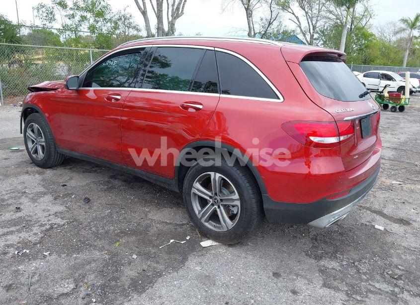 Photo 3 of 2019 Mercedes-benz Glc 300 (VIN WDC0G4JB6KF500905)