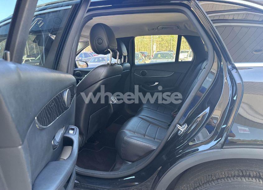 Photo 8 of 2016 Mercedes-benz Glc 300 (VIN WDC0G4JB8GF092625)