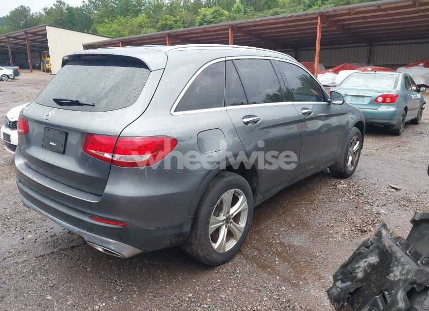 Photo 4 of 2018 Mercedes-benz Glc 300 (VIN WDC0G4JB8JV028713)