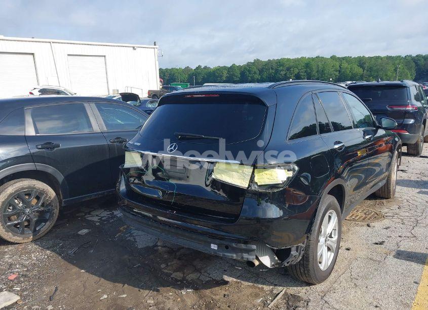 Photo 4 of 2018 Mercedes-benz Glc 300 (VIN WDC0G4JB8JV086823)