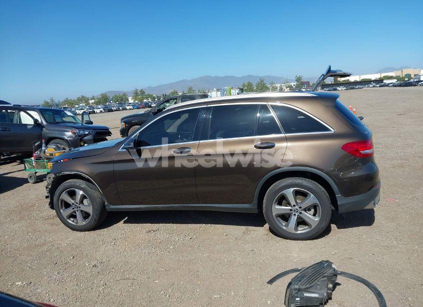 Photo 15 of 2018 Mercedes-benz Glc 300 (VIN WDC0G4JB8JV105614)