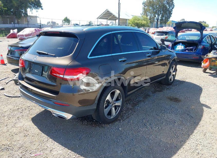 Photo 4 of 2018 Mercedes-benz Glc 300 (VIN WDC0G4JB8JV105614)