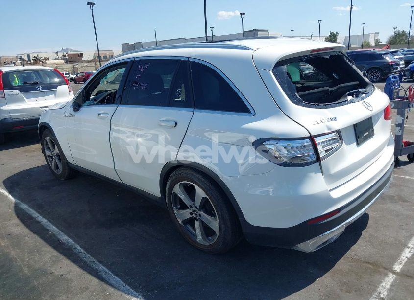 Photo 3 of 2018 Mercedes-benz Glc 300 (VIN WDC0G4JB8JV113549)