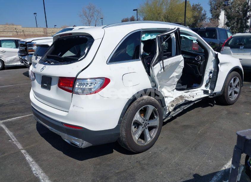 Photo 4 of 2018 Mercedes-benz Glc 300 (VIN WDC0G4JB8JV113549)