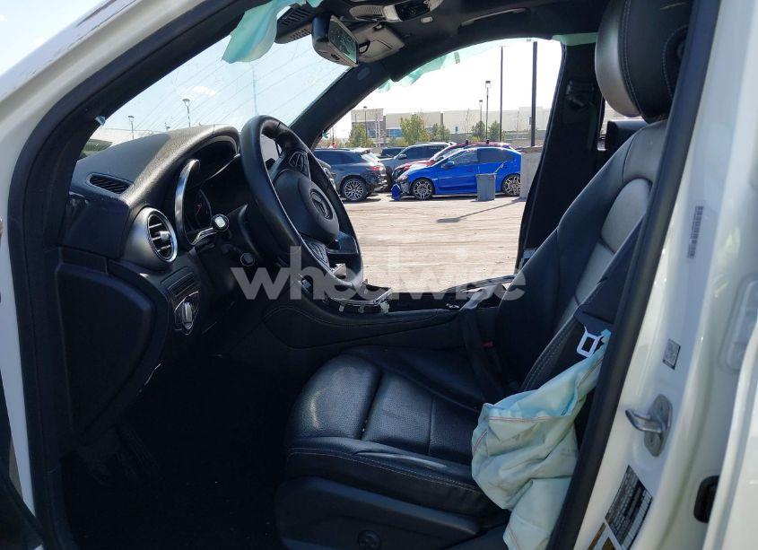 Photo 5 of 2018 Mercedes-benz Glc 300 (VIN WDC0G4JB8JV113549)