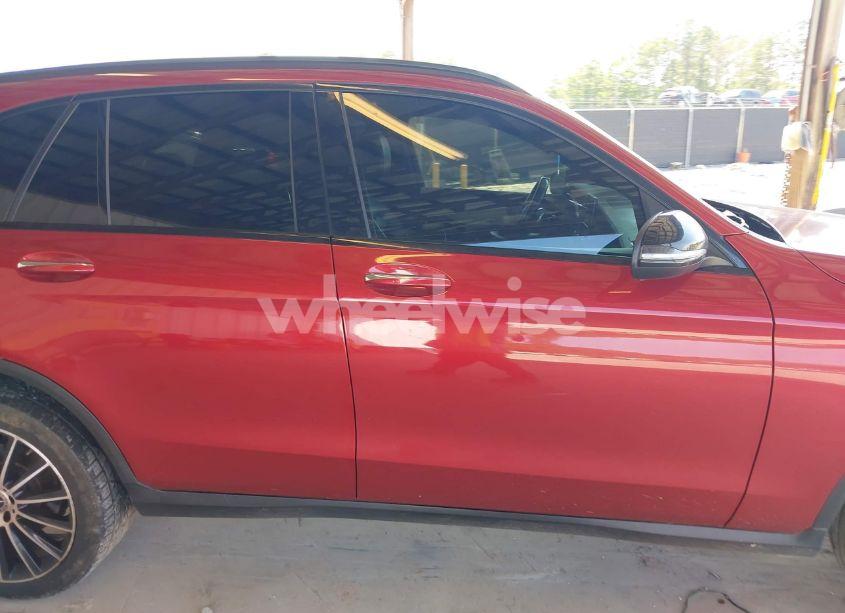 Photo 13 of 2019 Mercedes-benz Glc 300 (VIN WDC0G4JB8KF563939)