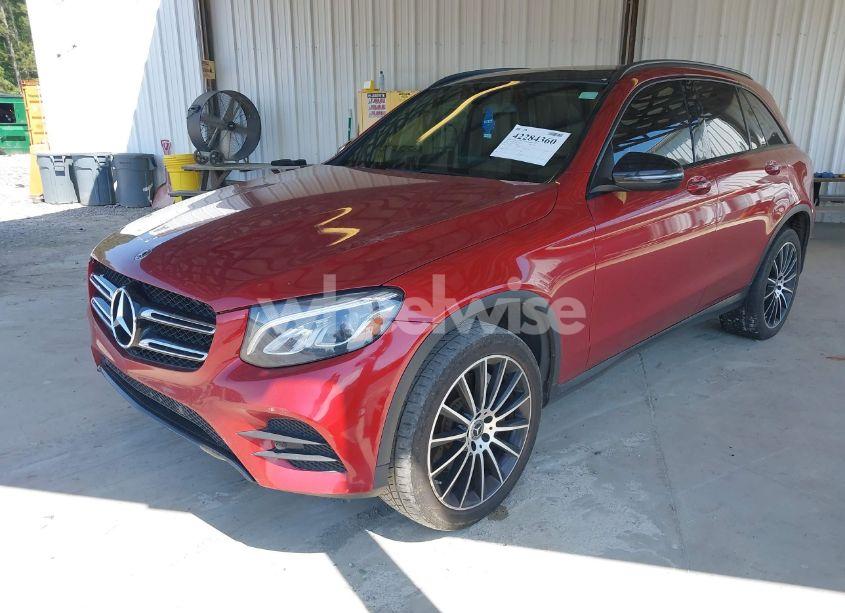 Photo 2 of 2019 Mercedes-benz Glc 300 (VIN WDC0G4JB8KF563939)