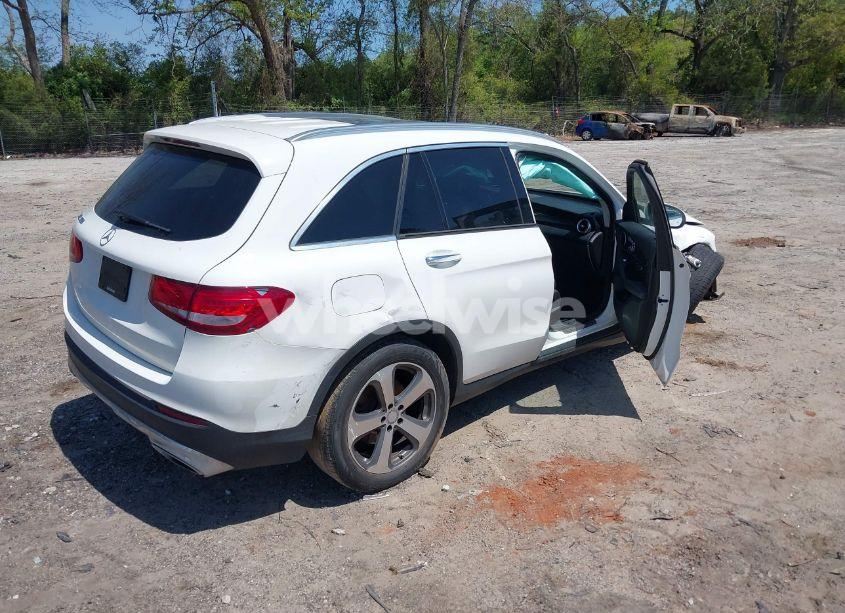 Photo 4 of 2016 Mercedes-benz Glc 300 (VIN WDC0G4JB9GF055230)