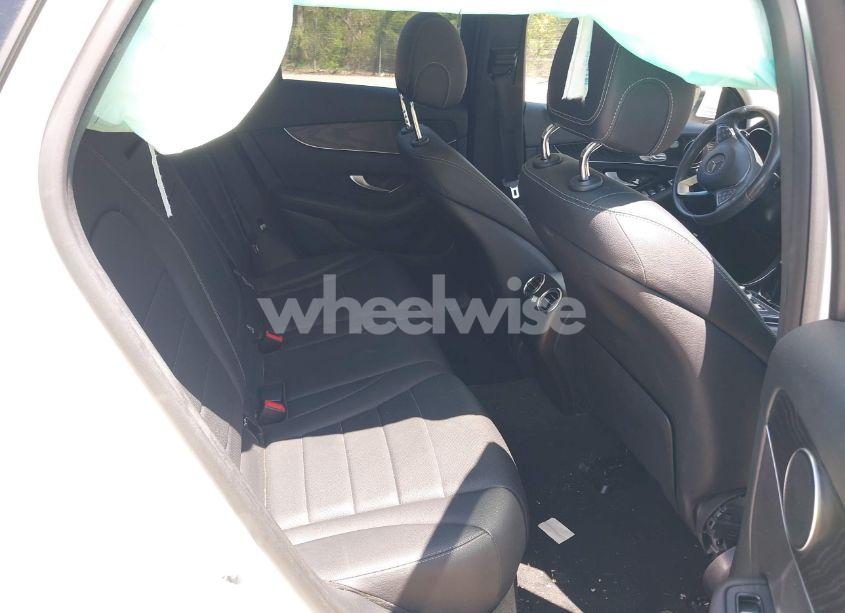 Photo 8 of 2016 Mercedes-benz Glc 300 (VIN WDC0G4JB9GF055230)