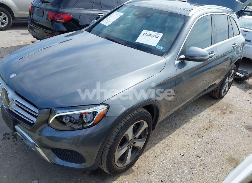 Photo 2 of 2017 Mercedes-benz Glc 300 (VIN WDC0G4JB9HF261567)