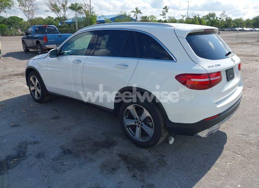 Photo 3 of 2017 Mercedes-benz Glc 300 (VIN WDC0G4JB9HV006052)