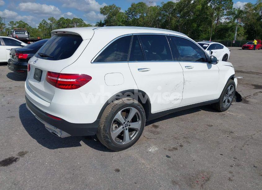 Photo 4 of 2017 Mercedes-benz Glc 300 (VIN WDC0G4JB9HV006052)