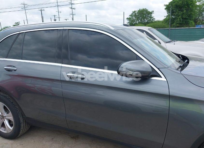 Photo 13 of 2017 Mercedes-benz Glc 300 (VIN WDC0G4JB9HV011882)