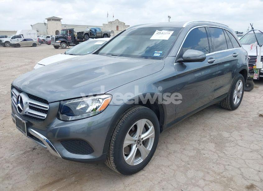 Photo 2 of 2017 Mercedes-benz Glc 300 (VIN WDC0G4JB9HV011882)