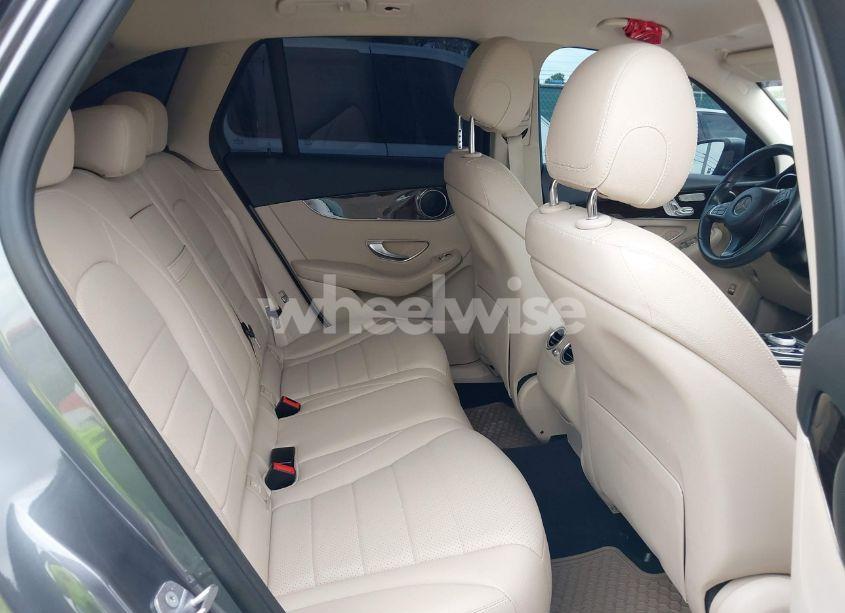 Photo 8 of 2017 Mercedes-benz Glc 300 (VIN WDC0G4JB9HV011882)