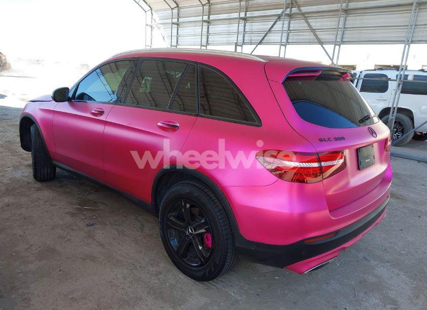 Photo 3 of 2018 Mercedes-benz Glc 300 (VIN WDC0G4JB9JV048422)