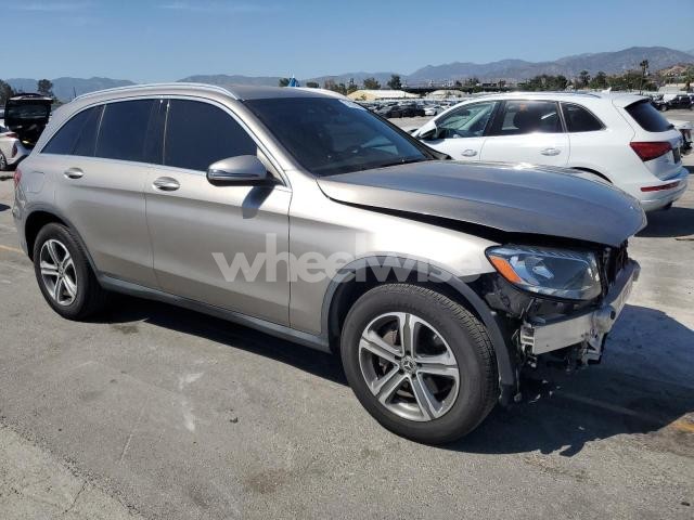 Photo 3 of 2019 MERCEDES-BENZ GLC 300 (VIN WDC0G4JB9KF570270)