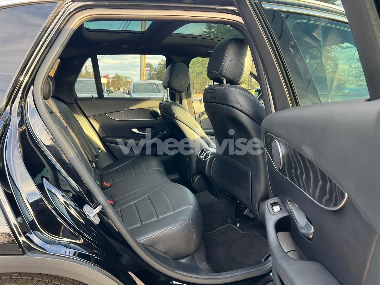 Photo 6 of 2018 MERCEDES-BENZ GLC 300 (VIN WDC0G4JBXJV036943)