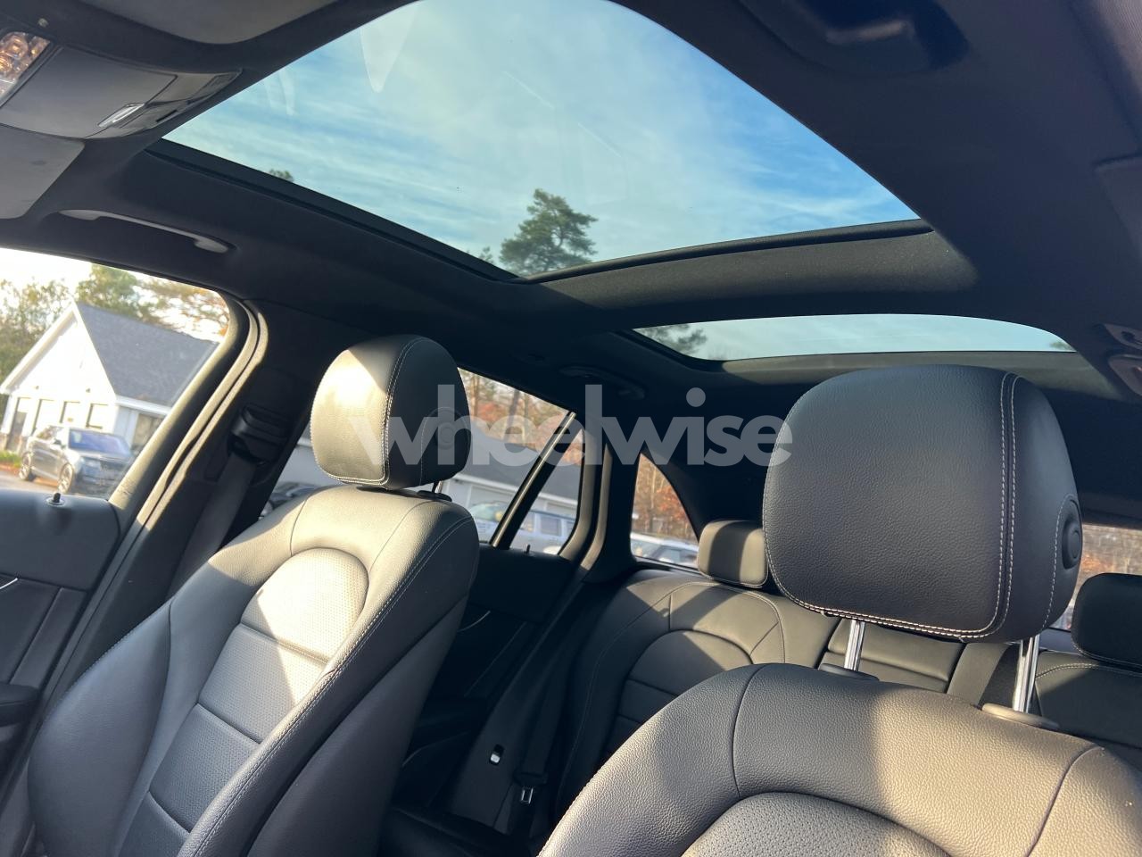 Photo 9 of 2018 MERCEDES-BENZ GLC 300 (VIN WDC0G4JBXJV036943)