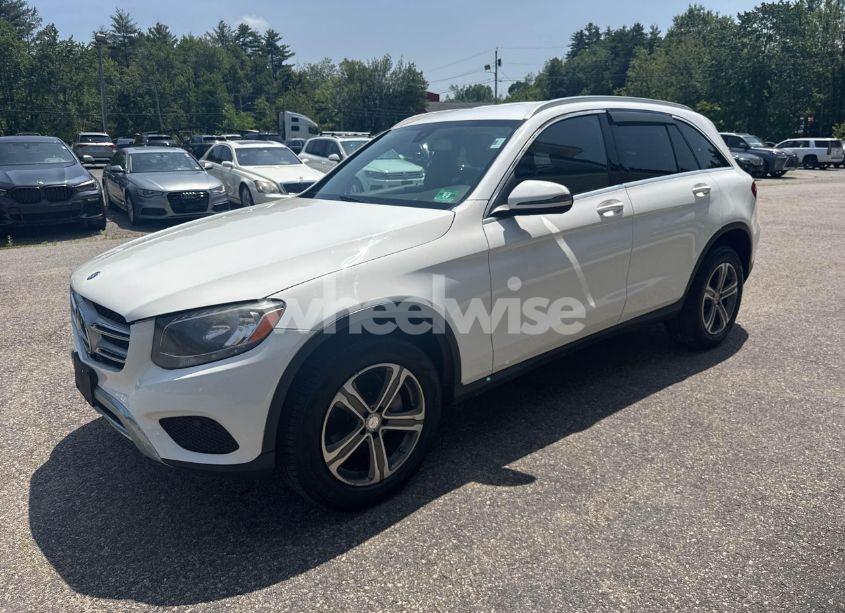 Photo 2 of 2016 Mercedes-benz Glc 300 4MATIC (VIN WDC0G4KB0GF010501)