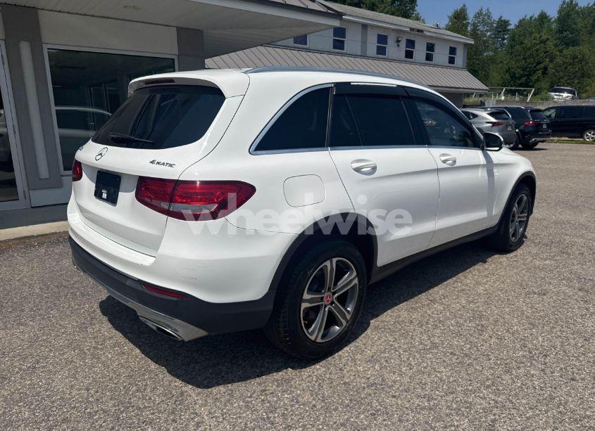 Photo 4 of 2016 Mercedes-benz Glc 300 4MATIC (VIN WDC0G4KB0GF010501)