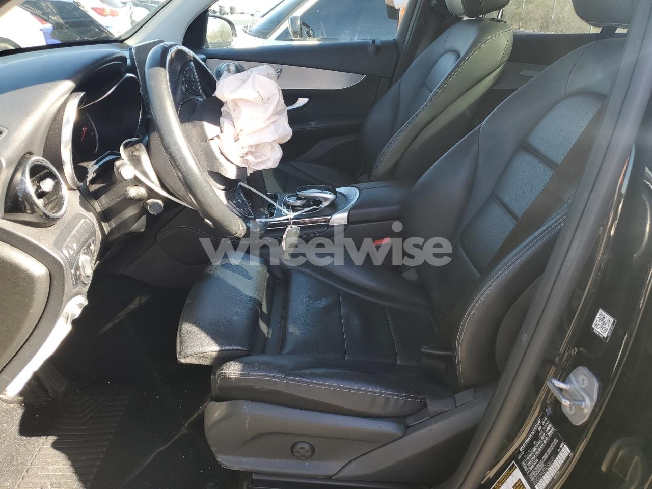 Photo 7 of 2019 MERCEDES-BENZ GLC 300 4MATIC (VIN WDC0G4KB1K1001361)