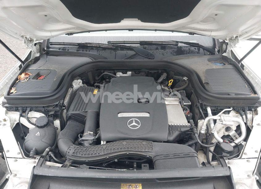Photo 10 of 2019 Mercedes-benz Glc 300 4MATIC (VIN WDC0G4KB1KV130726)