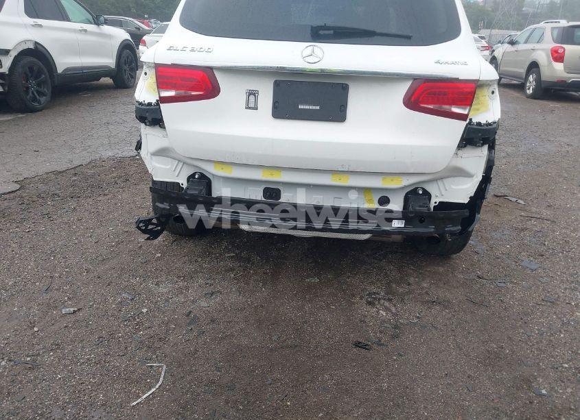 Photo 6 of 2019 Mercedes-benz Glc 300 4MATIC (VIN WDC0G4KB1KV130726)