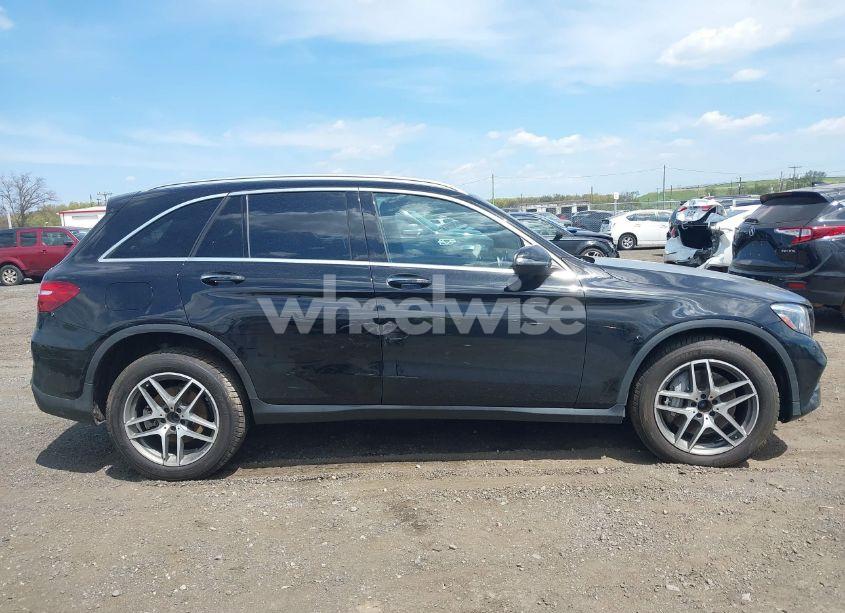 Photo 13 of 2017 Mercedes-benz Glc 300 4MATIC (VIN WDC0G4KB2HF247007)