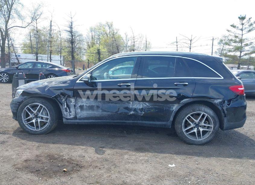 Photo 14 of 2017 Mercedes-benz Glc 300 4MATIC (VIN WDC0G4KB2HF247007)